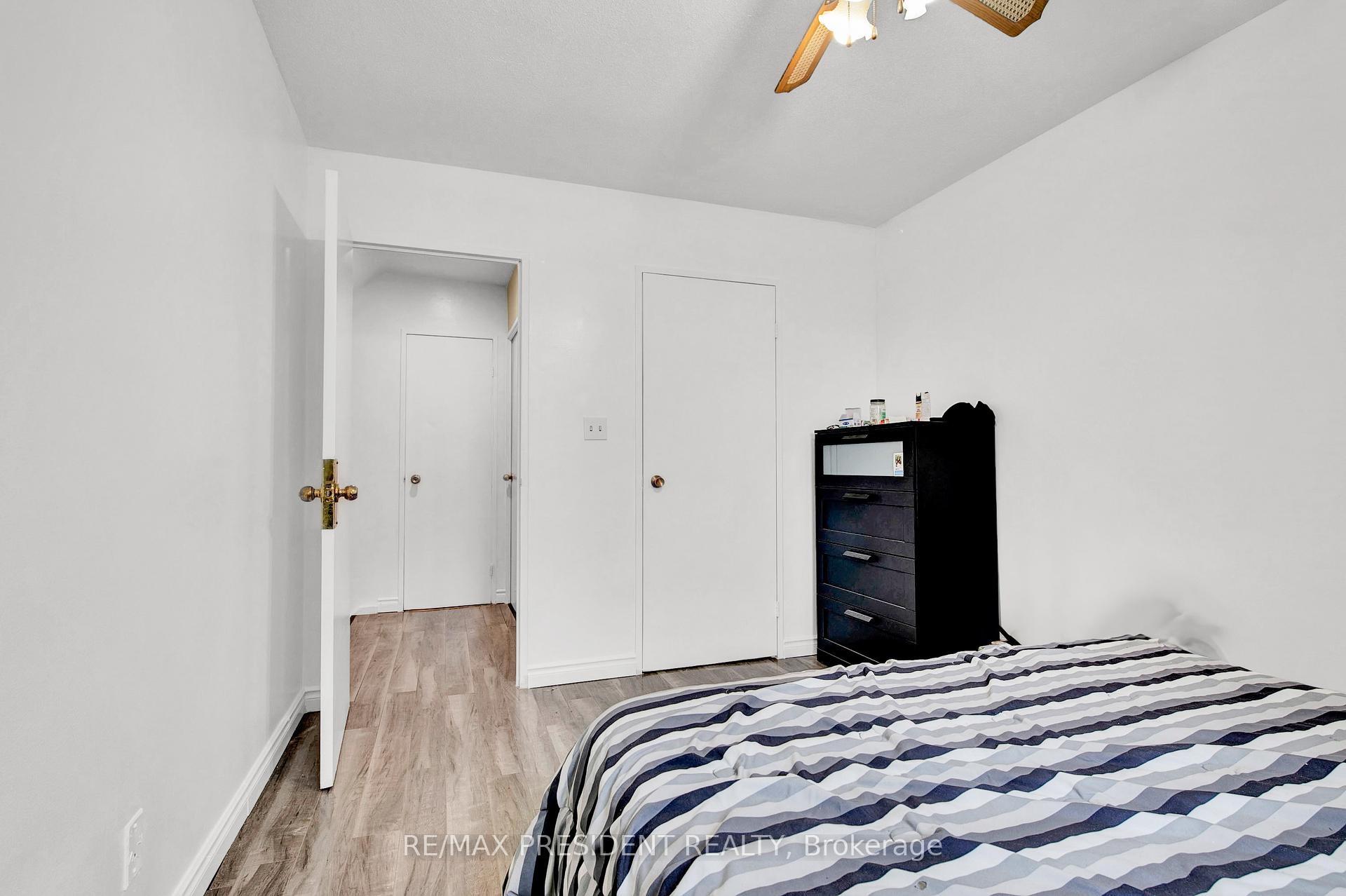 4 Bedrooms Condo at 10 Eddystone,  Toronto For sale