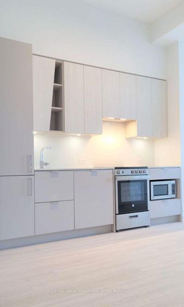 2 Bedrooms Condo at 3883 Quartz, Mississauga For sale