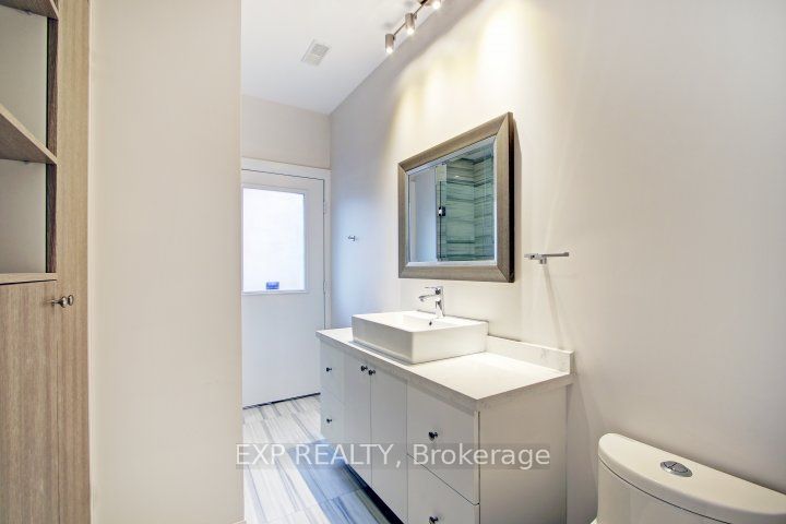 468 Ontario Street, #Unit 2