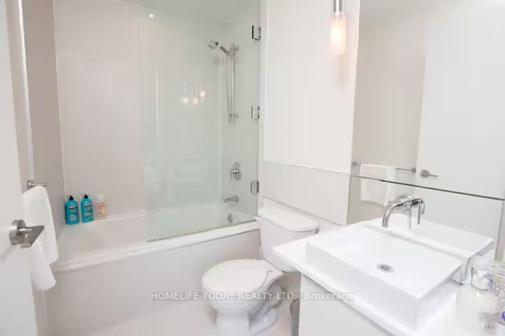 2 Bedrooms Condo at 8 Charlotte, Toronto For sale