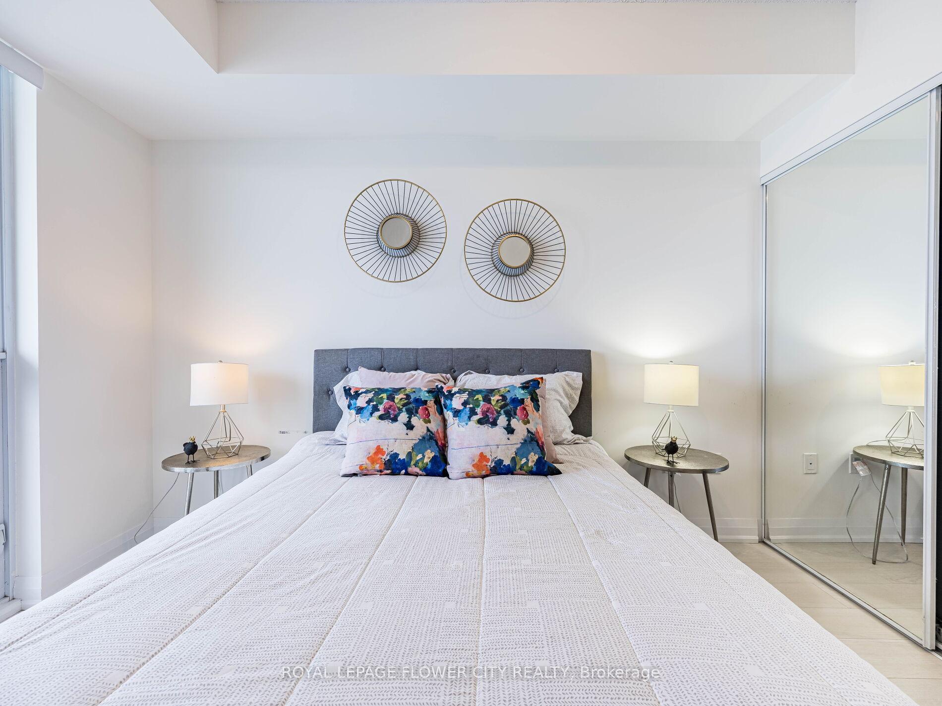 1 Bedroom Condo at 30 Gibbs, Toronto For sale