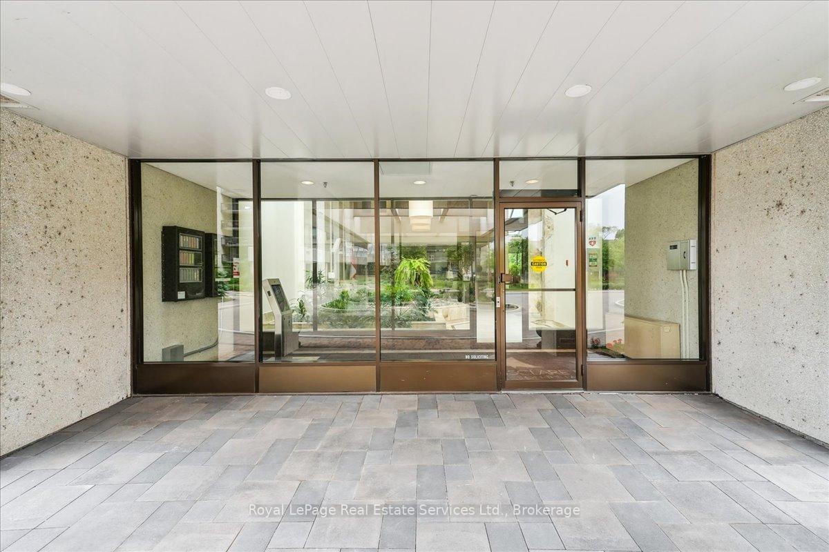 2 Bedrooms Condo at 2180 Marine, Oakville For sale