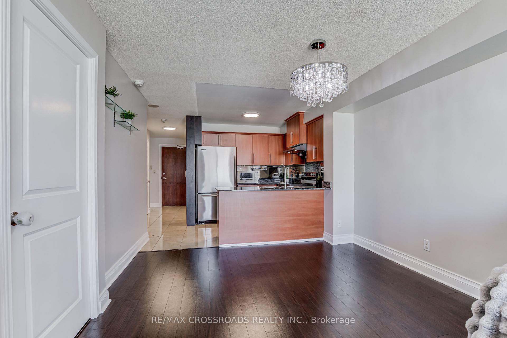 2 Bedrooms Condo at 8 Rosebank, Toronto For sale