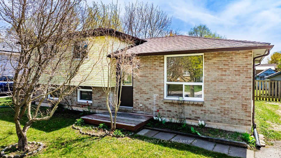 740 Johnston