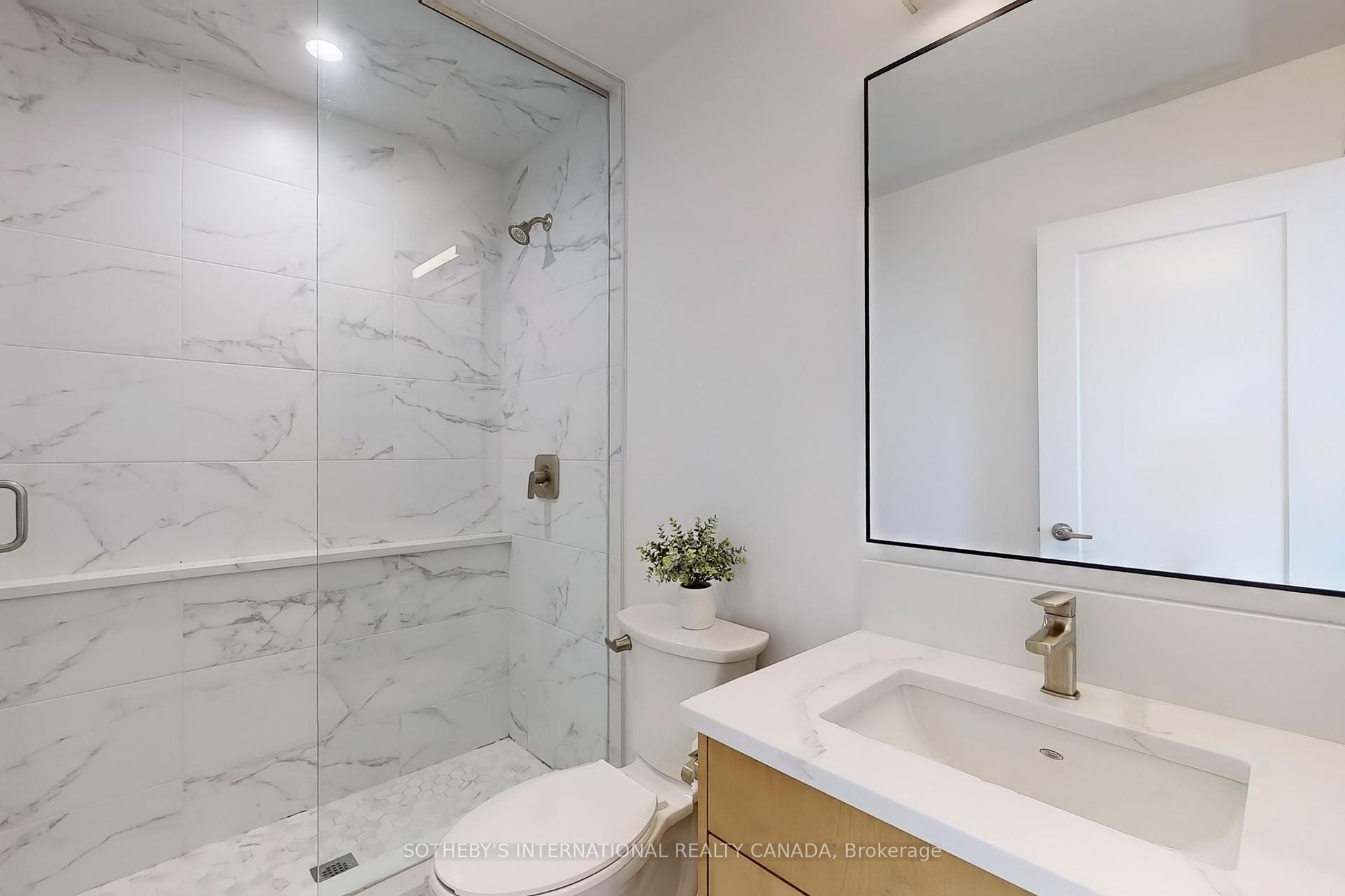 2 Bedrooms Condo at 500 Brock, Burlington For sale