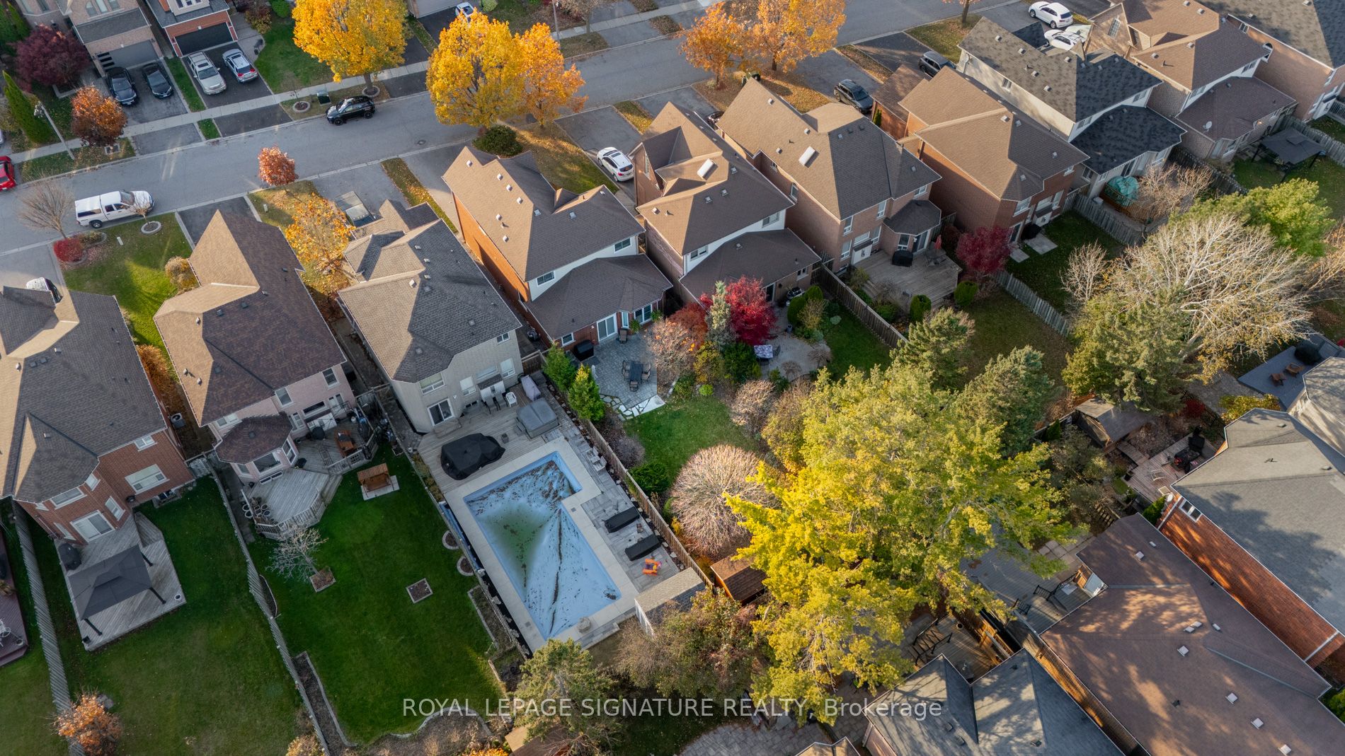 1757 Autumn Crescent