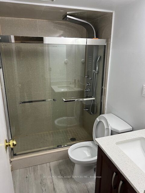 1100 Simcoe Street S