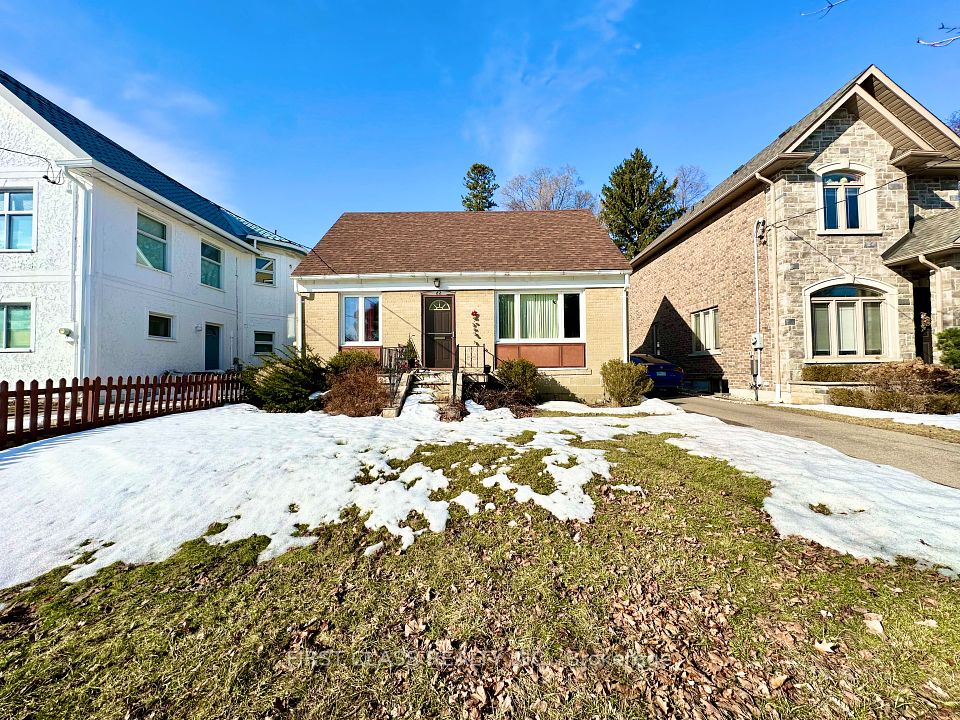 82 Hillcroft