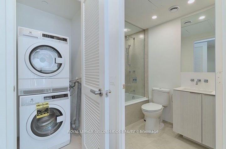 2 Bedrooms Condo at 16 Bonnycastle, Toronto For sale
