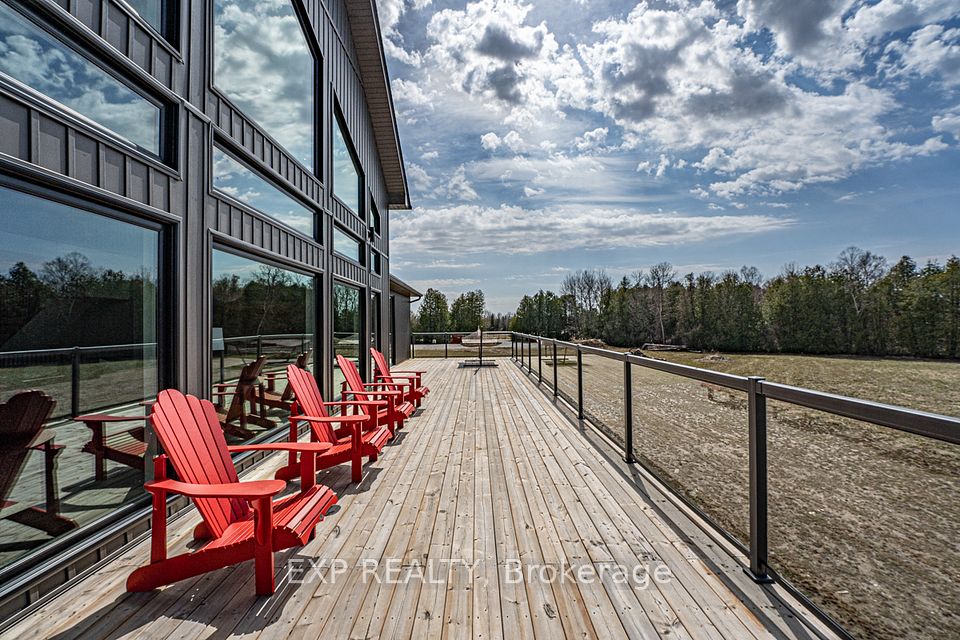 Expansive Deck