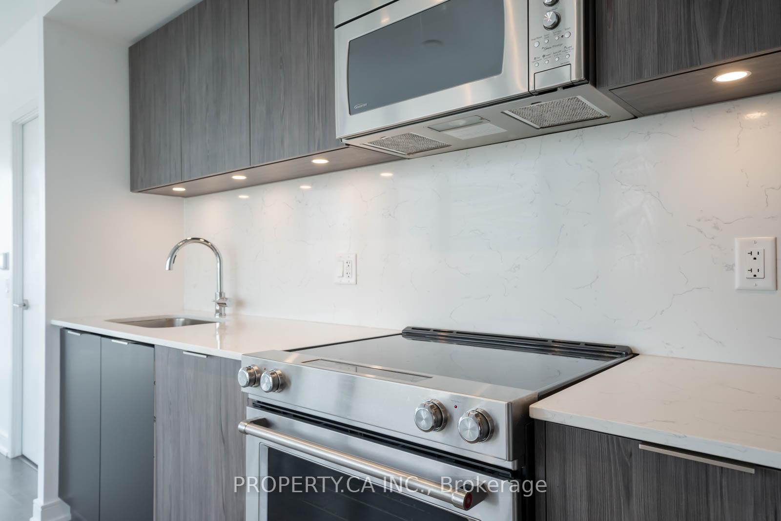2 Bedrooms Condo at 30 Samuel Wood,  Toronto For sale