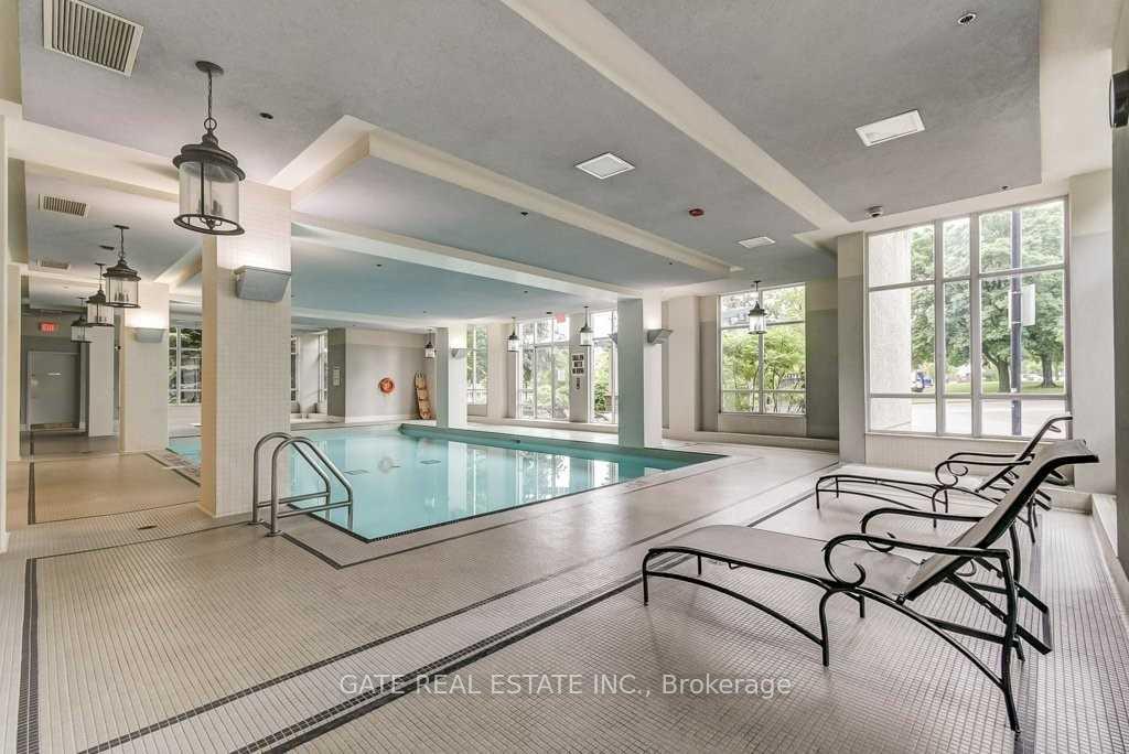 2 Bedrooms Condo at 38 Fontenay, Toronto For sale