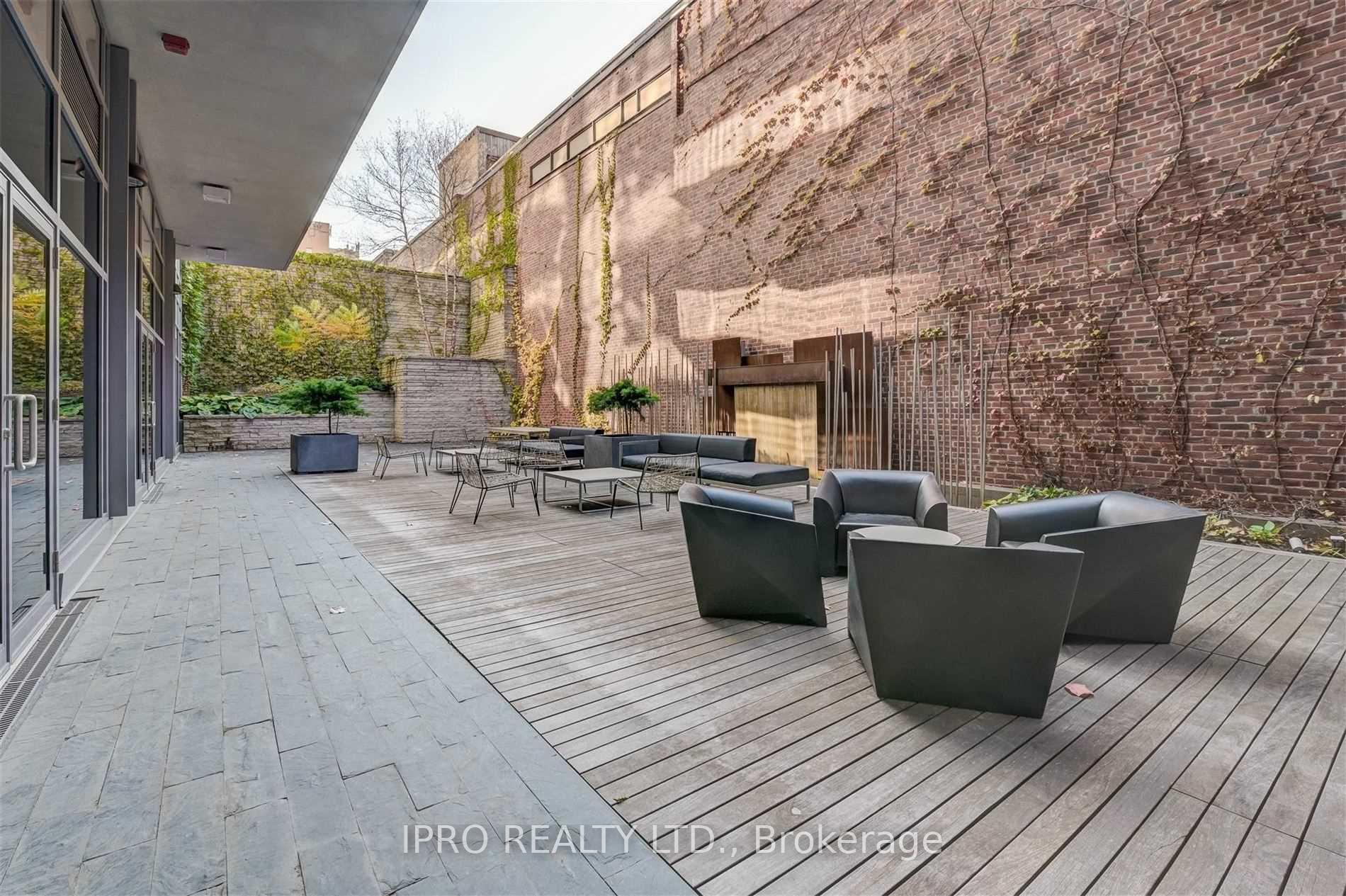1 Bedroom Condo at 55 Front, Toronto For sale
