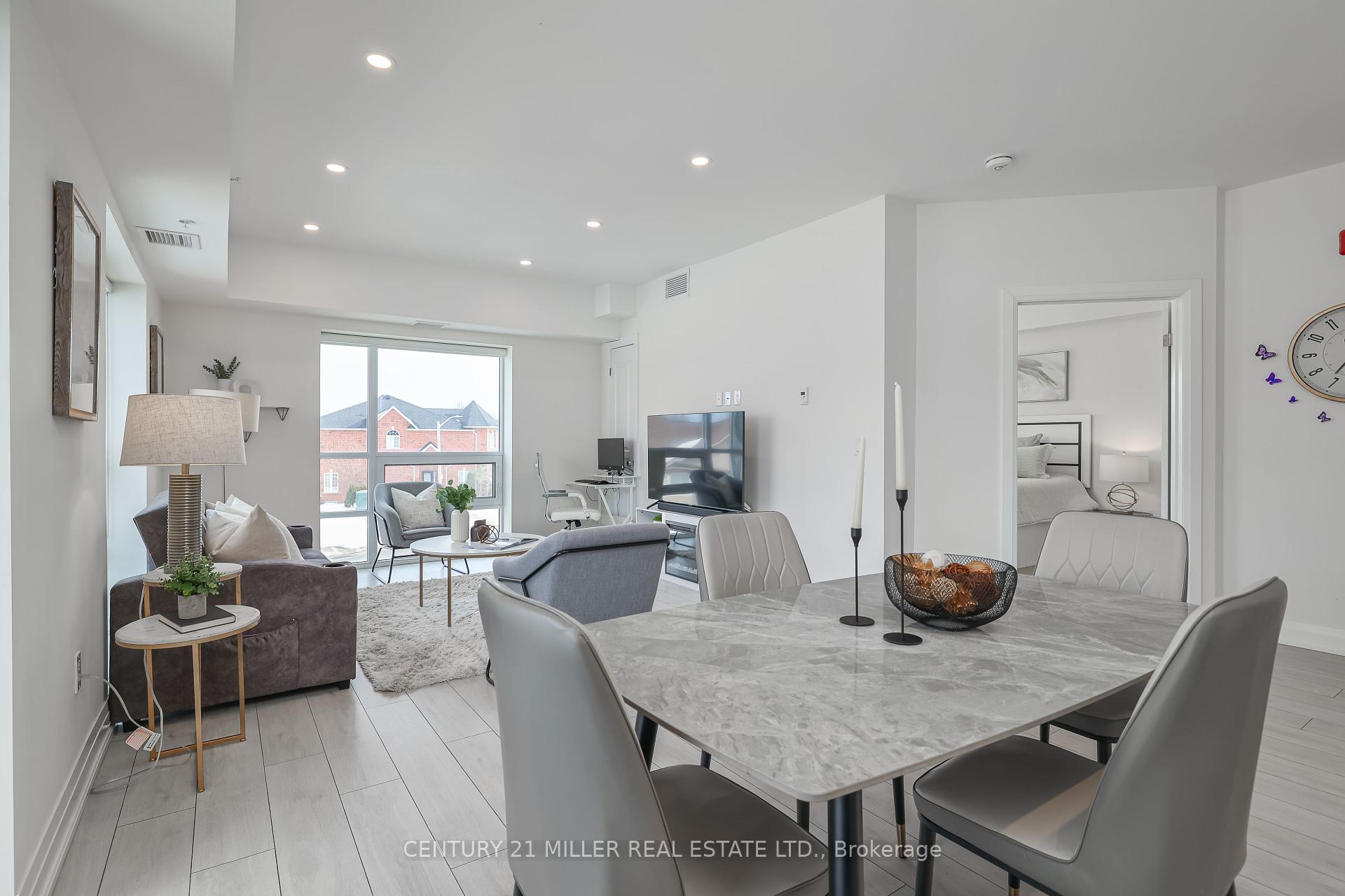 2 Bedrooms Condo at 4040 Upper Middle, Burlington For sale