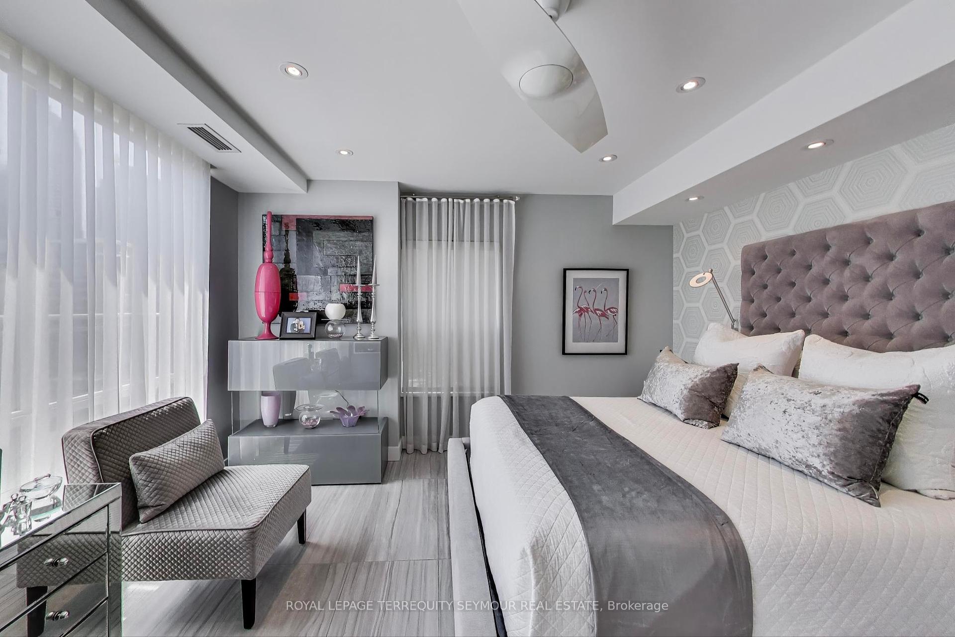 3 Bedrooms Condo at 77 Lombard, Toronto For sale