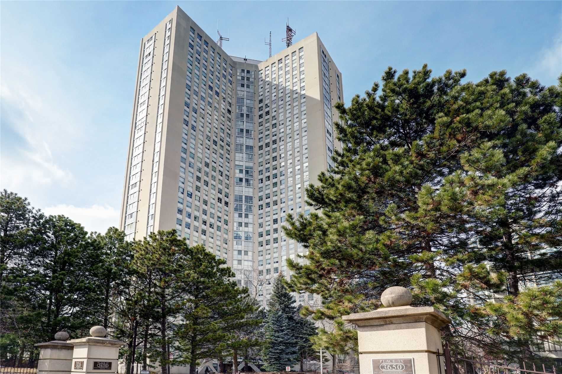 3650 Kaneff Crescent 207