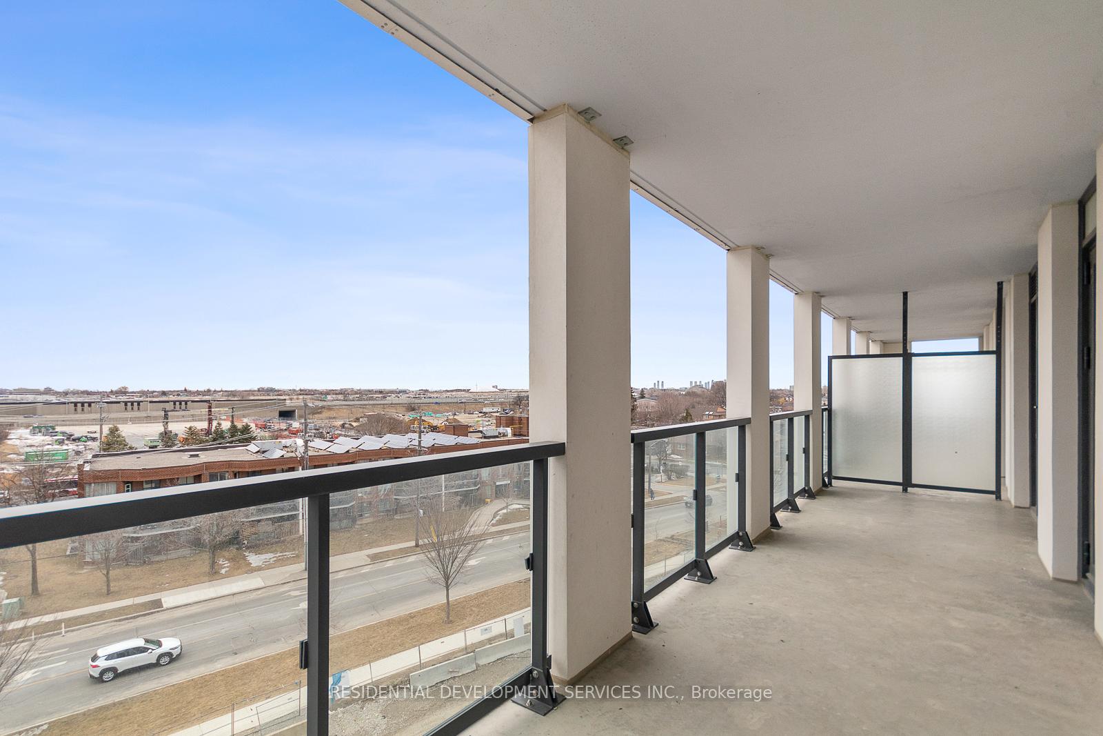3 Bedrooms Condo at 500 Wilson,  Toronto For sale