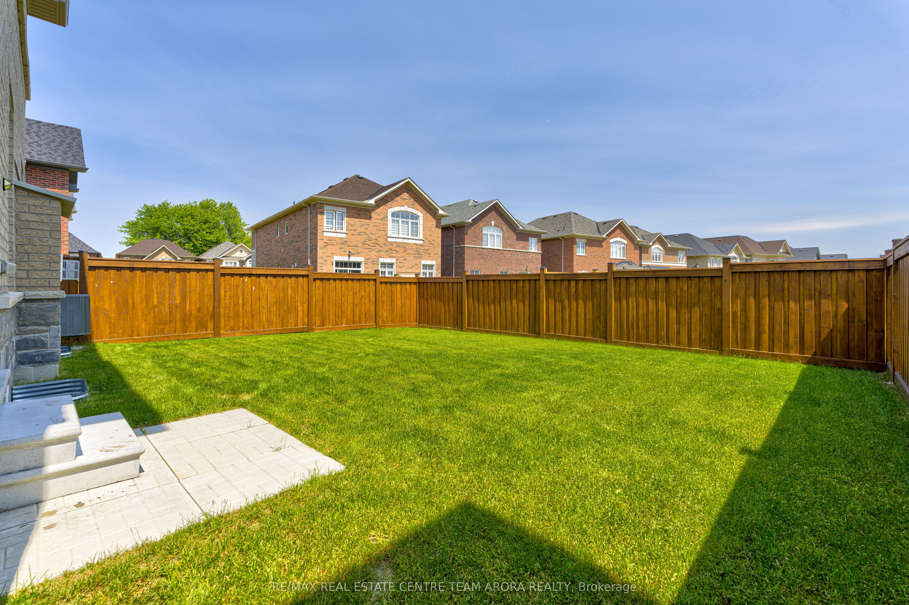 38 Rosewell Crescent