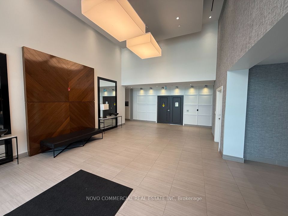 #405 - 102 Grovewood Common, Oakville, ON L6H 0X2