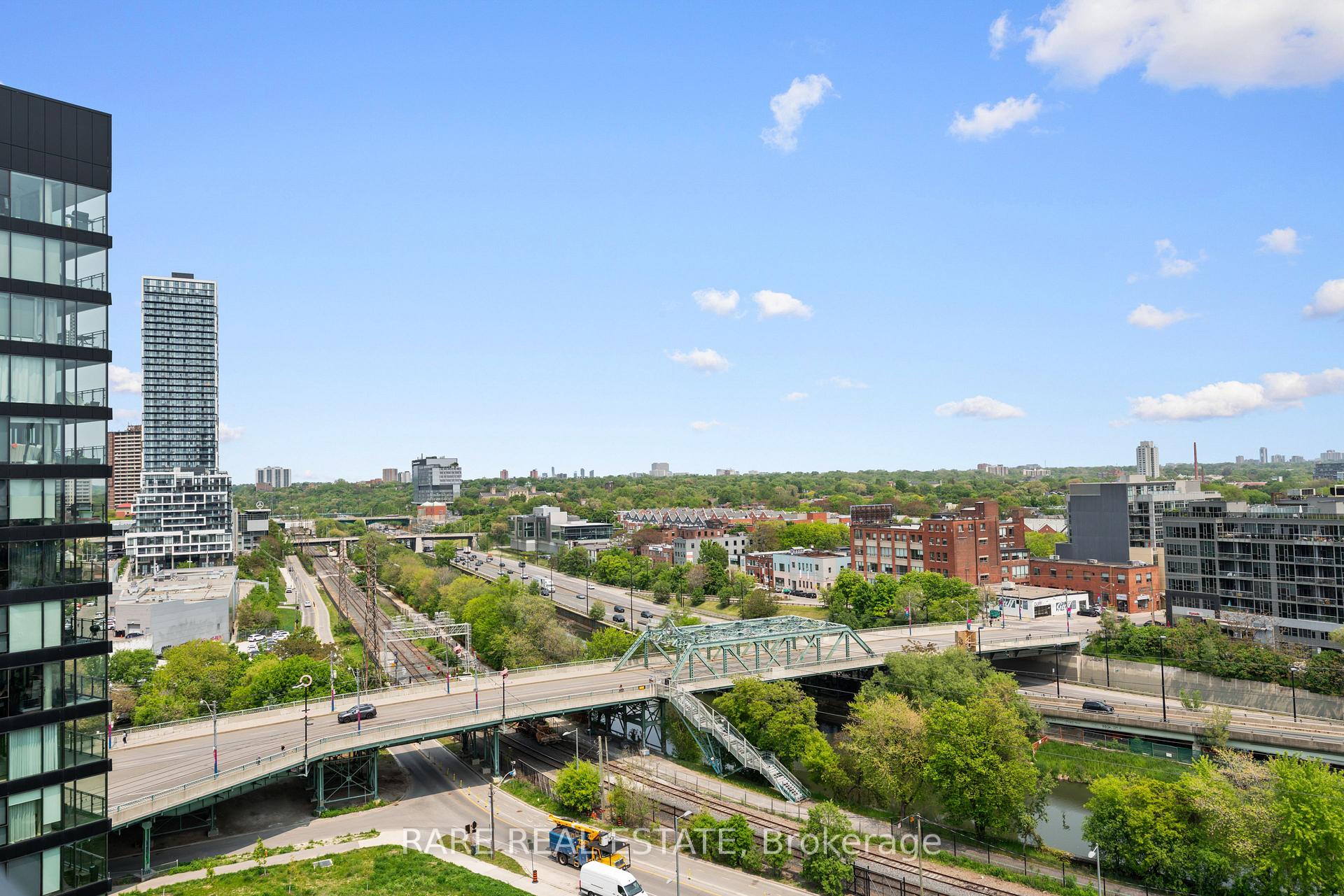 2 Bedrooms Condo at 32 Trolley, Toronto For sale