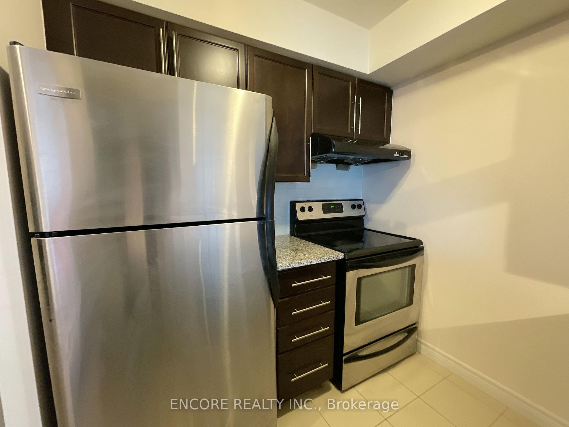 2 Bedrooms Condo at 70 Town Centre, Toronto For sale