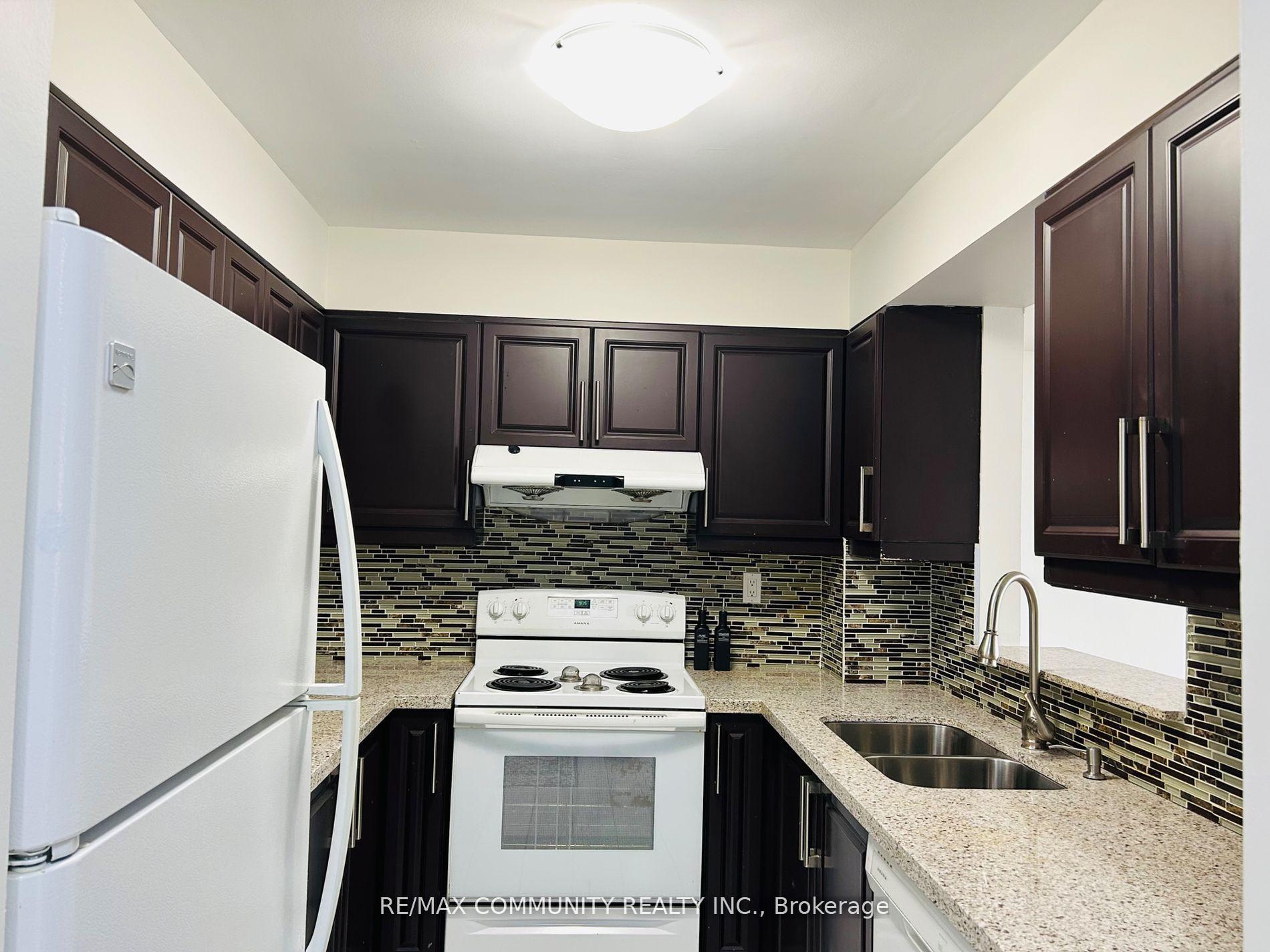 2 Bedrooms Condo at 430 Mclevin, Toronto For sale