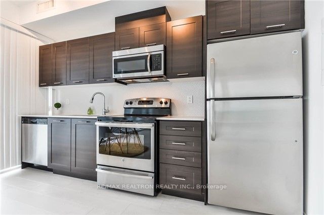20 Bruyeres Mews, #1001