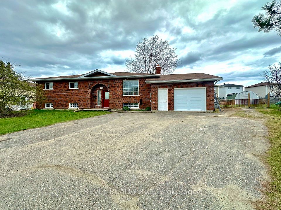 211 Malette Crescent, Timmins, ON P4P 1C4