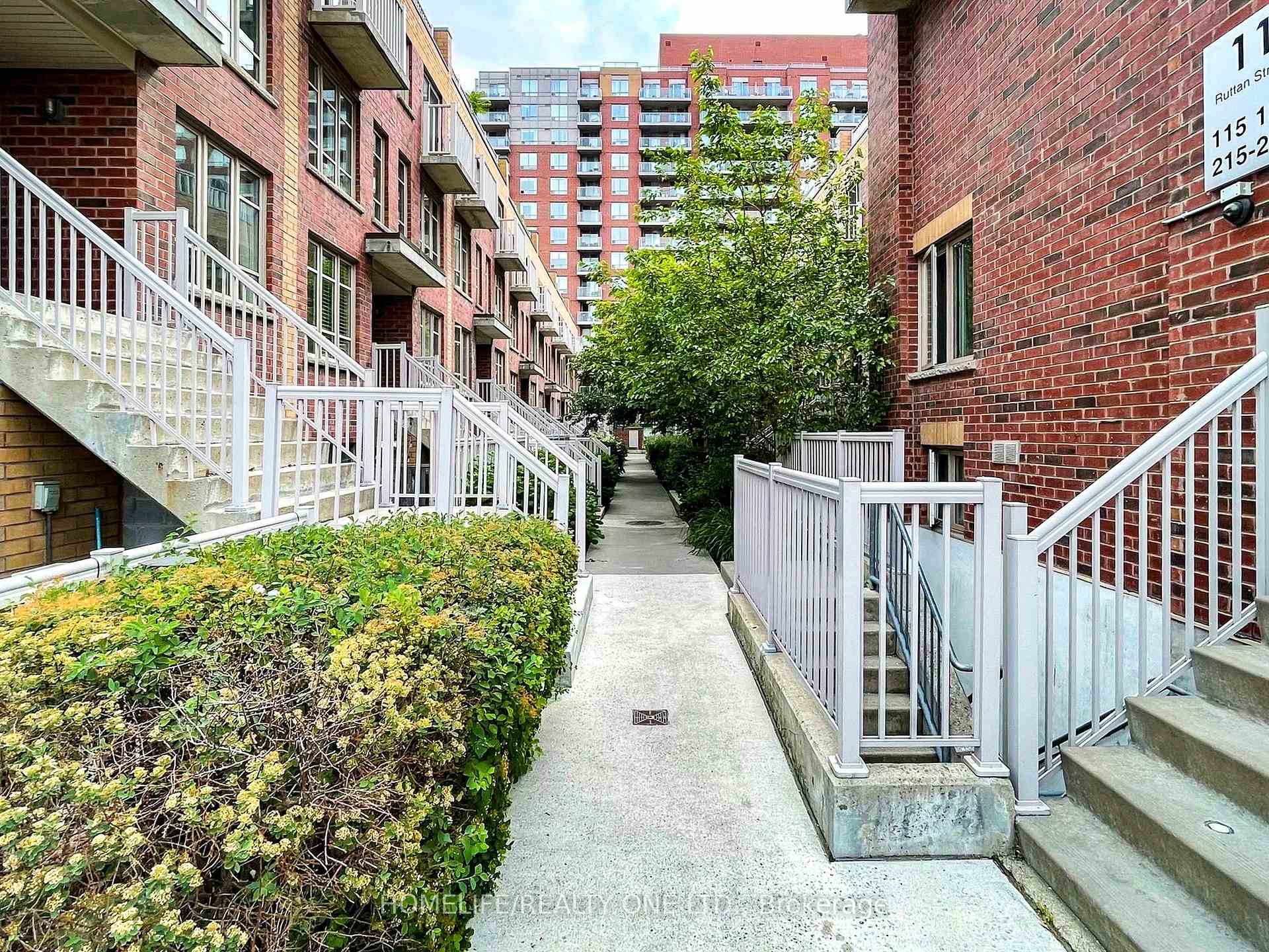 3 Bedrooms Condo at 21 Ruttan, Toronto For sale