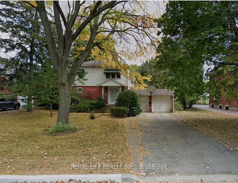 33 Agincourt