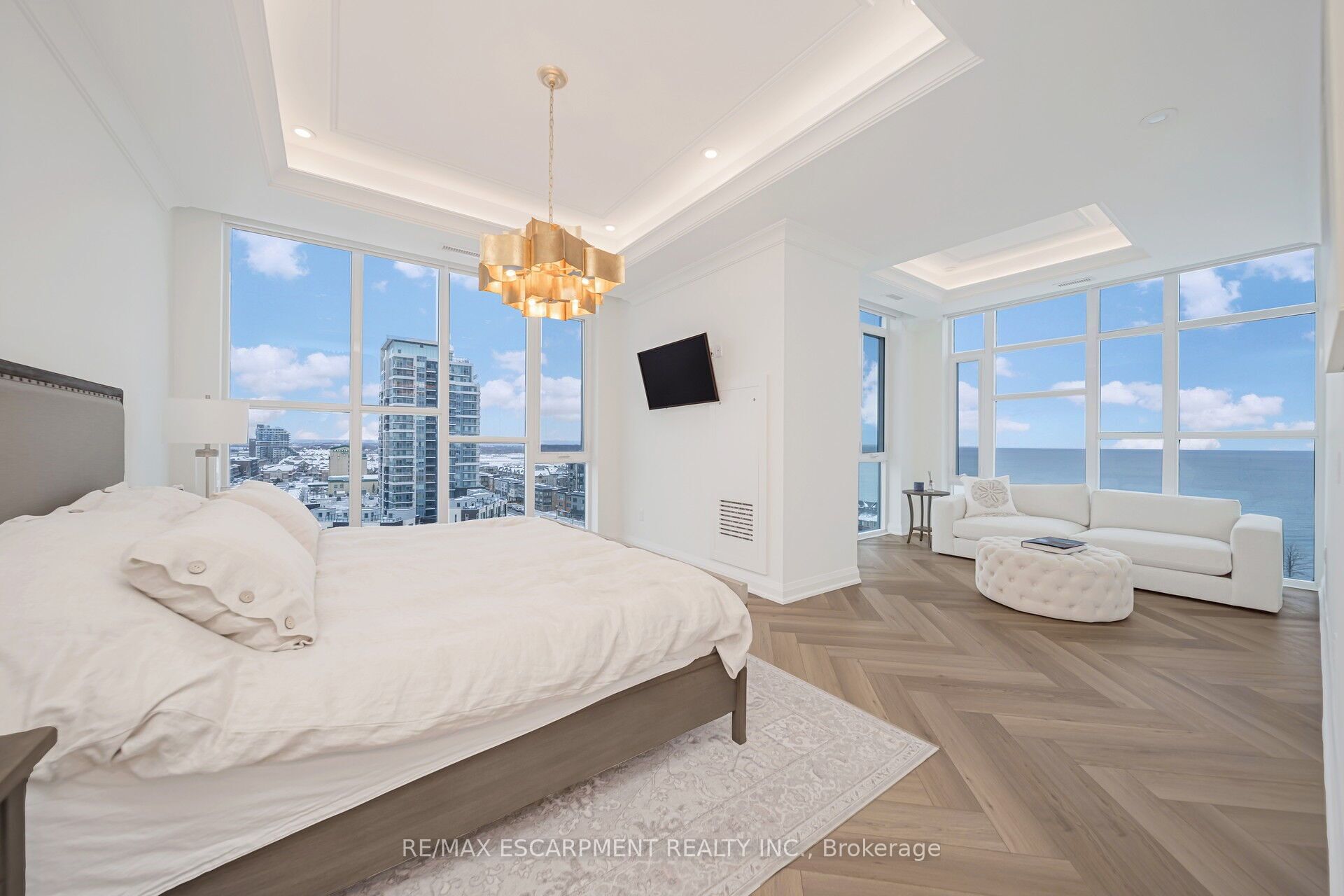 16 Concord Place, #905