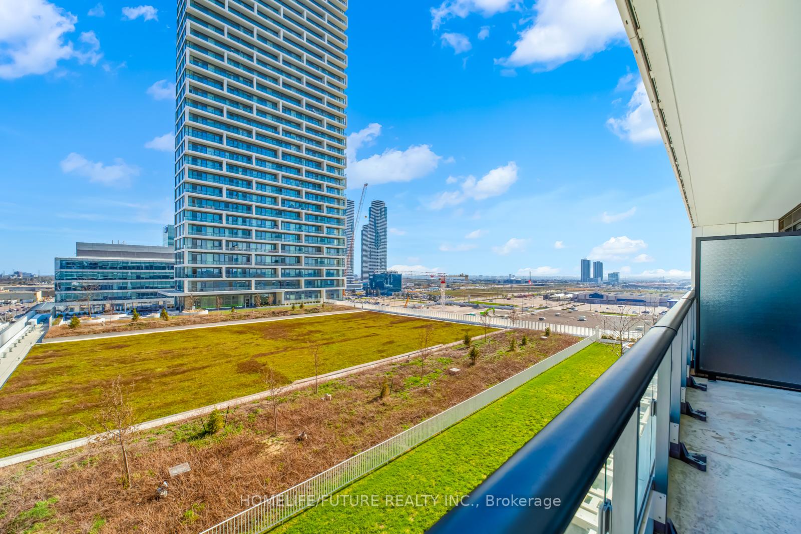 2 Bedrooms Condo at 898 Portage,  Vaughan For sale