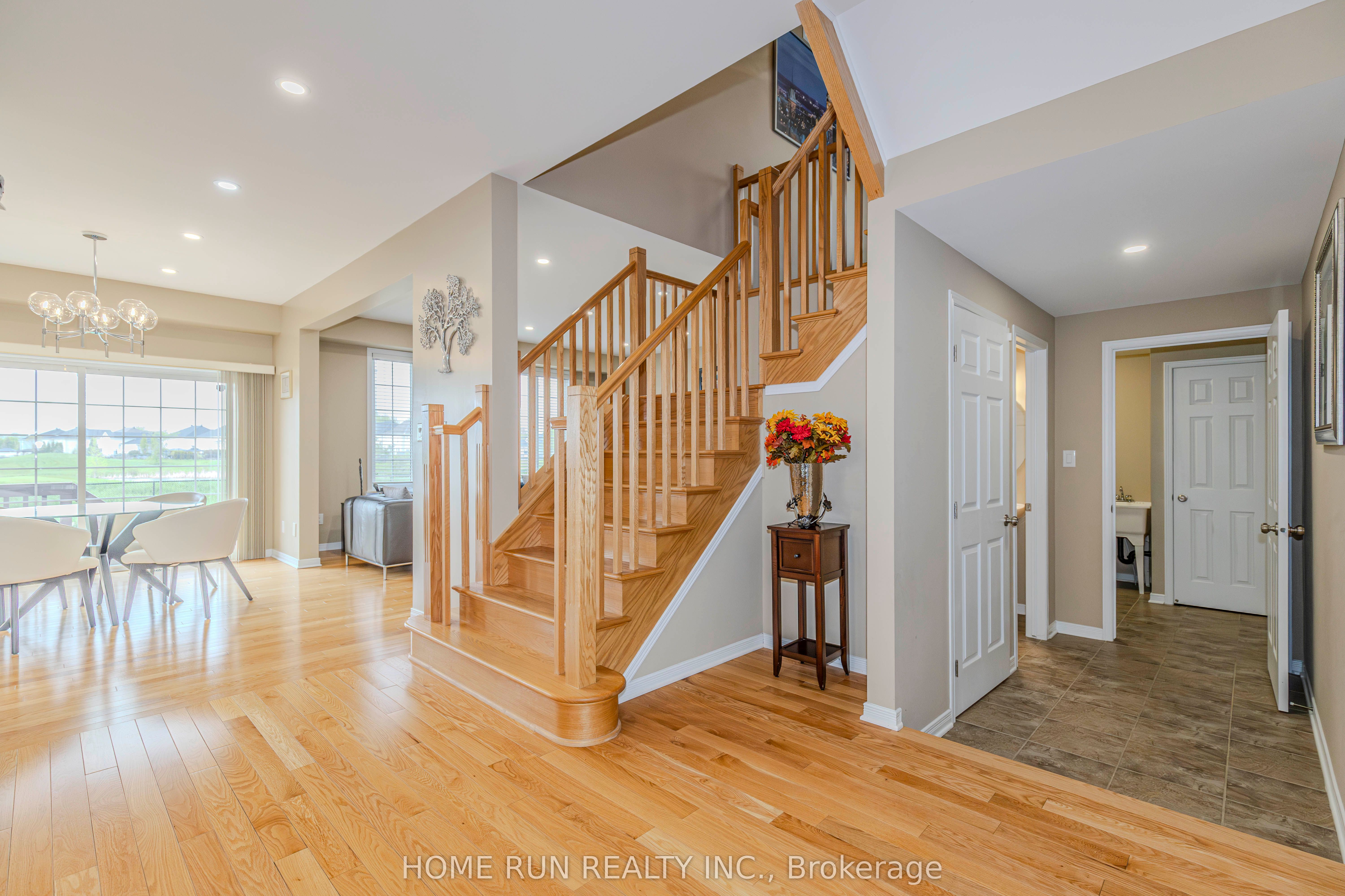 828 Kilbirnie Drive, Barrhaven, ON K2J 5T9