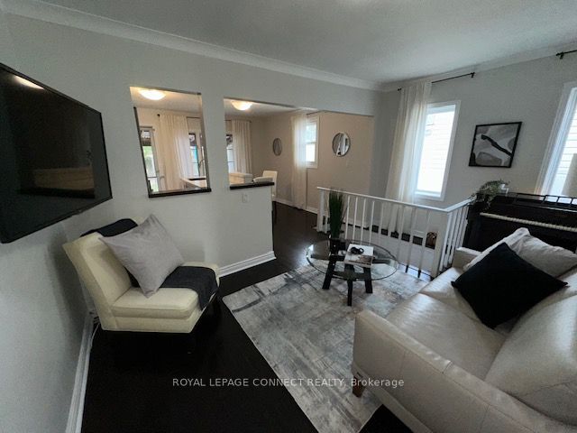 242 Gledhill Avenue, Toronto, ON M4C 5L2