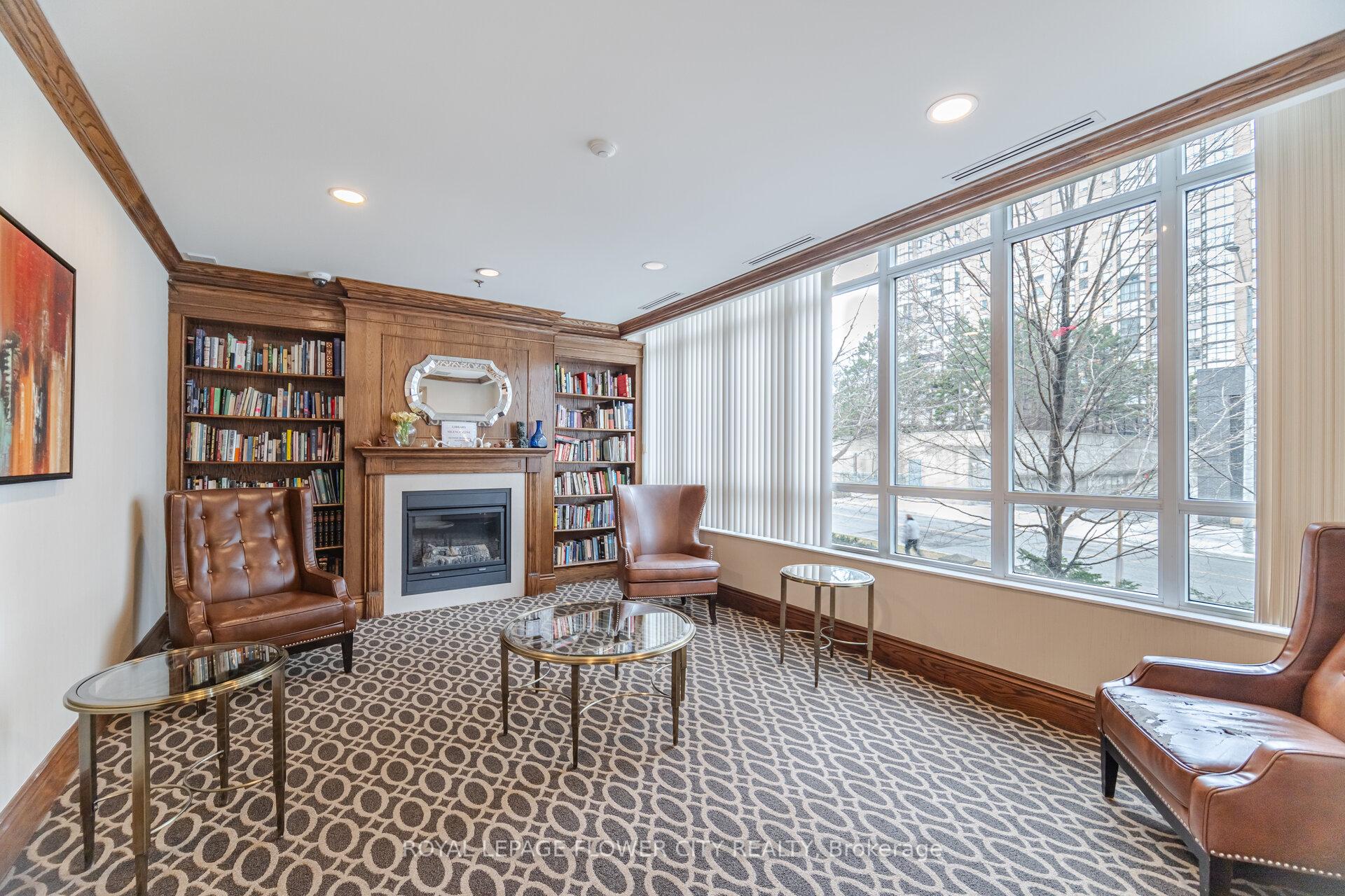 2 Bedrooms Condo at 156 Enfield, Mississauga For sale