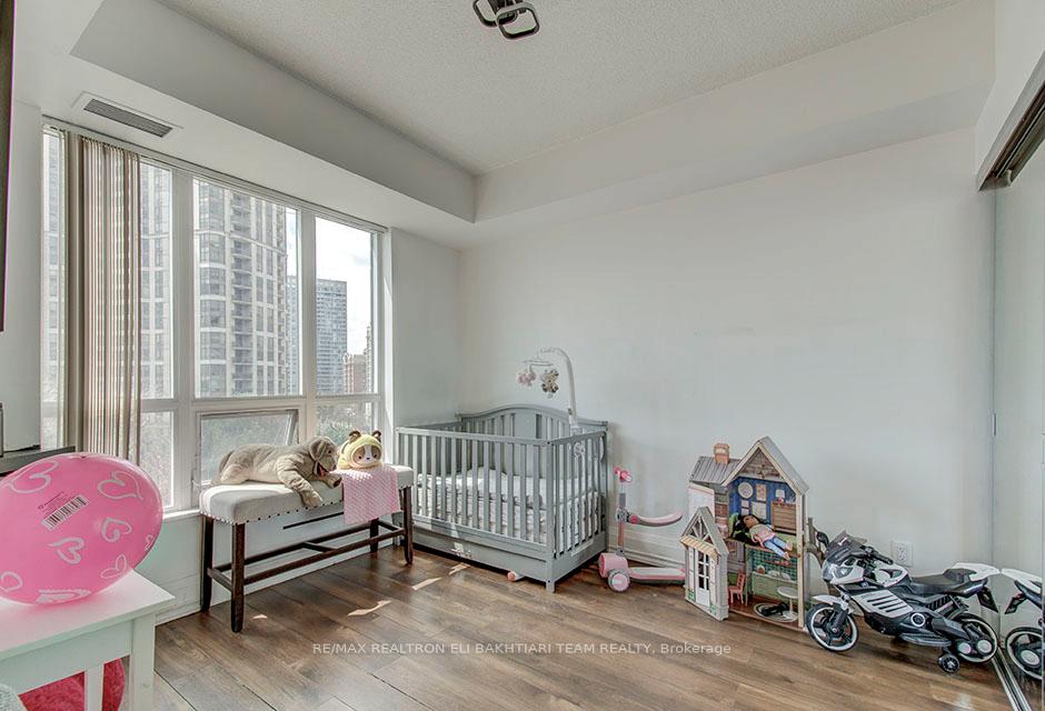2 Bedrooms Condo at 100 Harrison Garden,  Toronto For sale