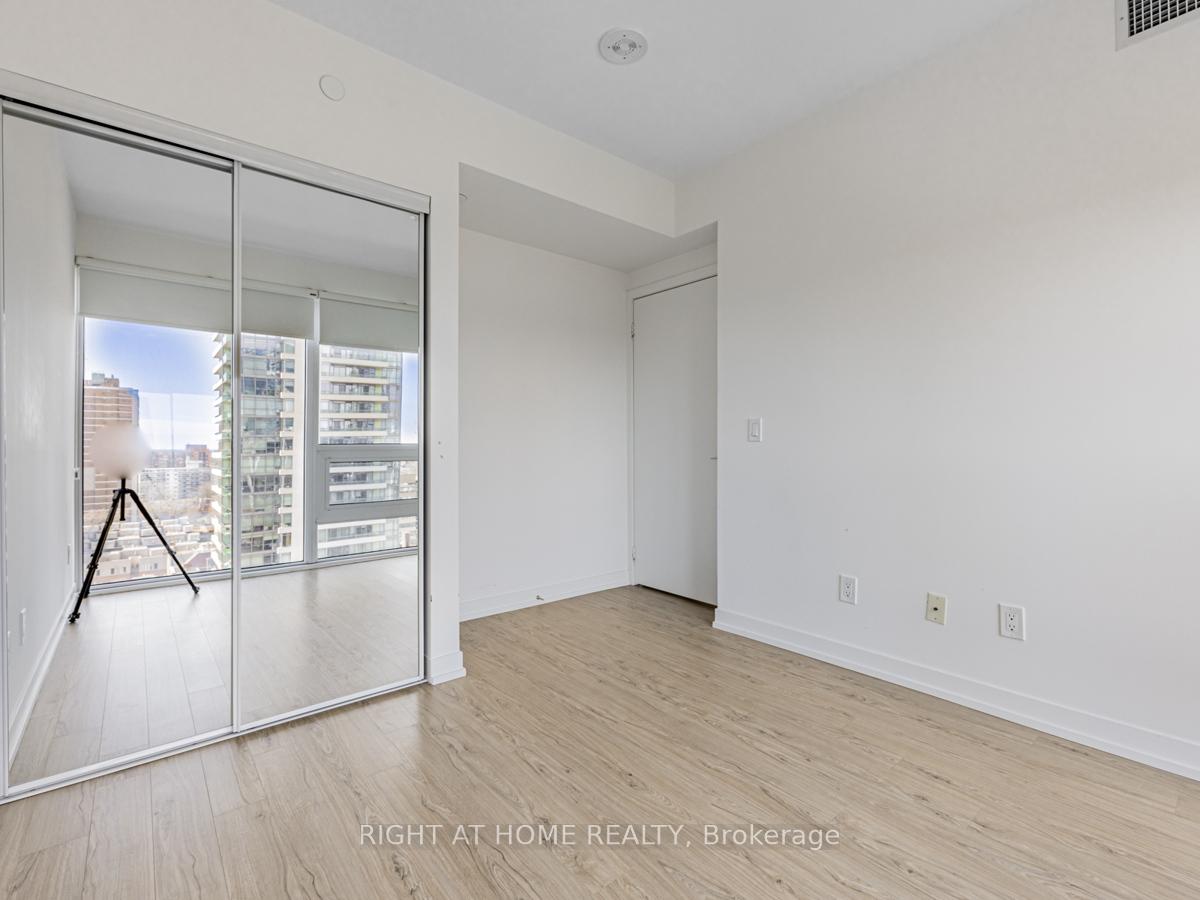 1 Bedroom Condo at 85 Wood, Toronto For sale