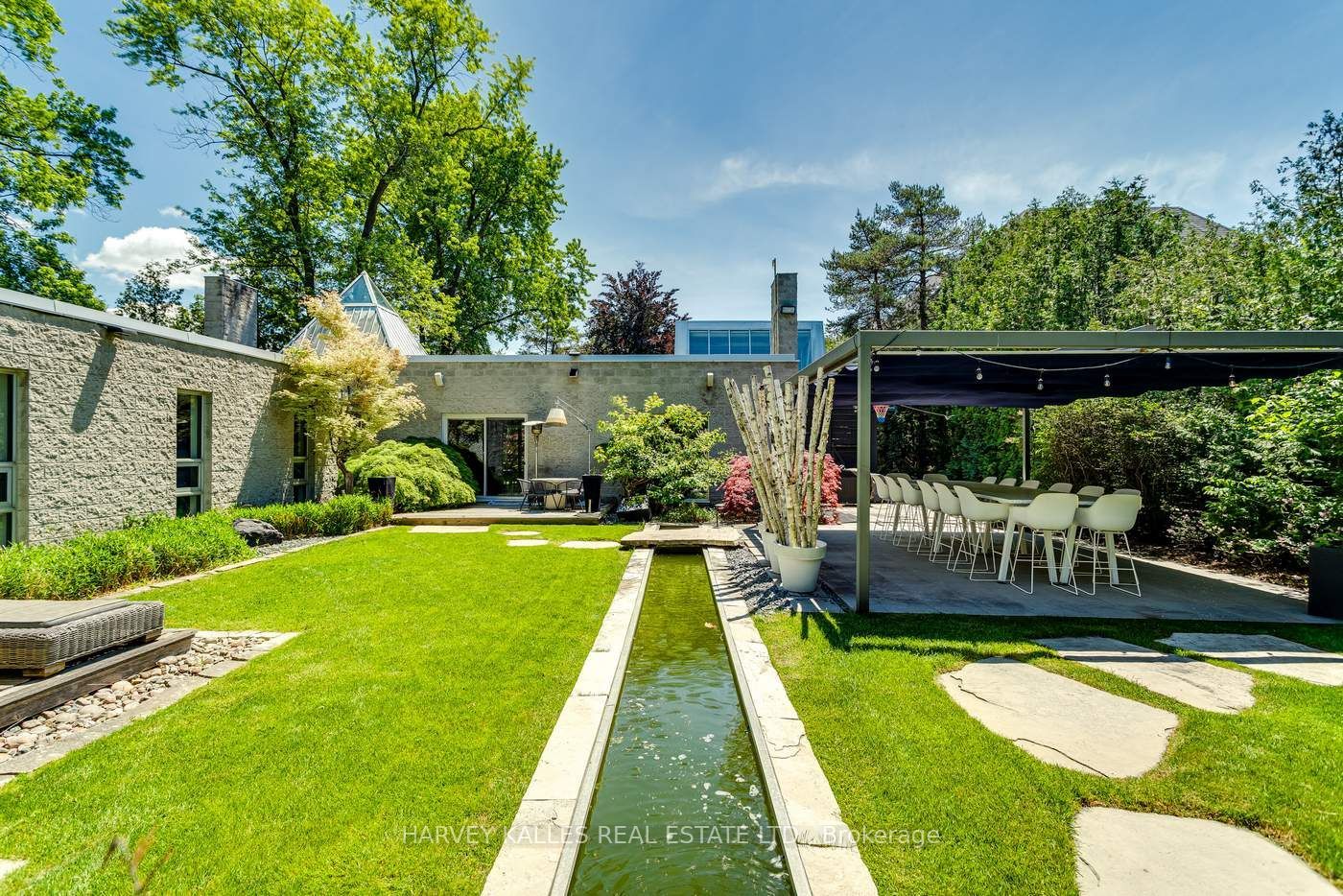 92 Westwood Lane