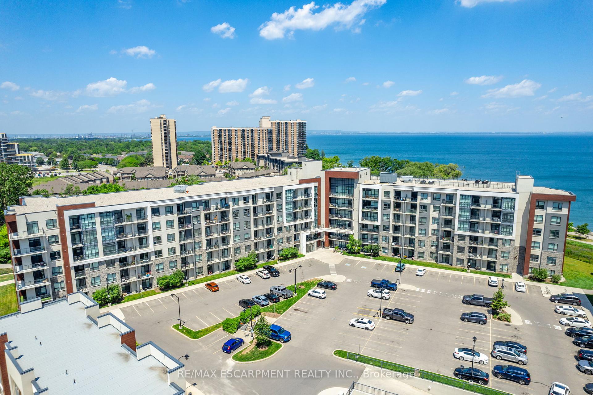 2 Bedrooms Condo at 125 Shoreview, Hamilton For sale