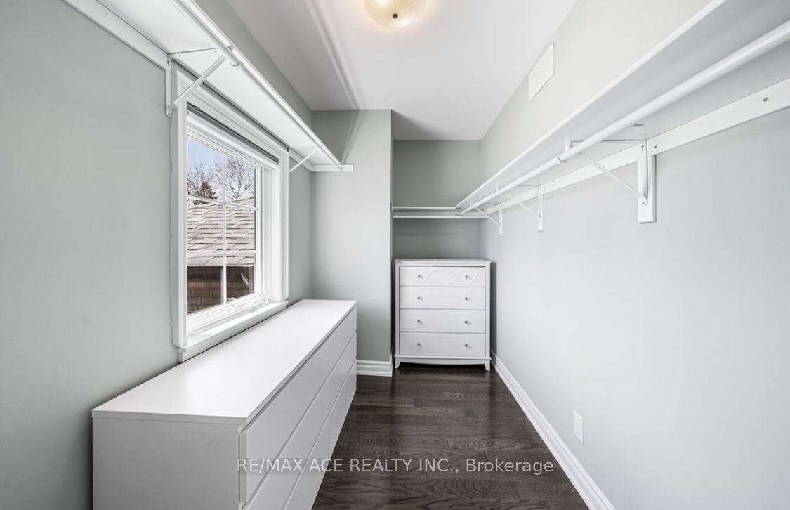 6 Oldborough Circle