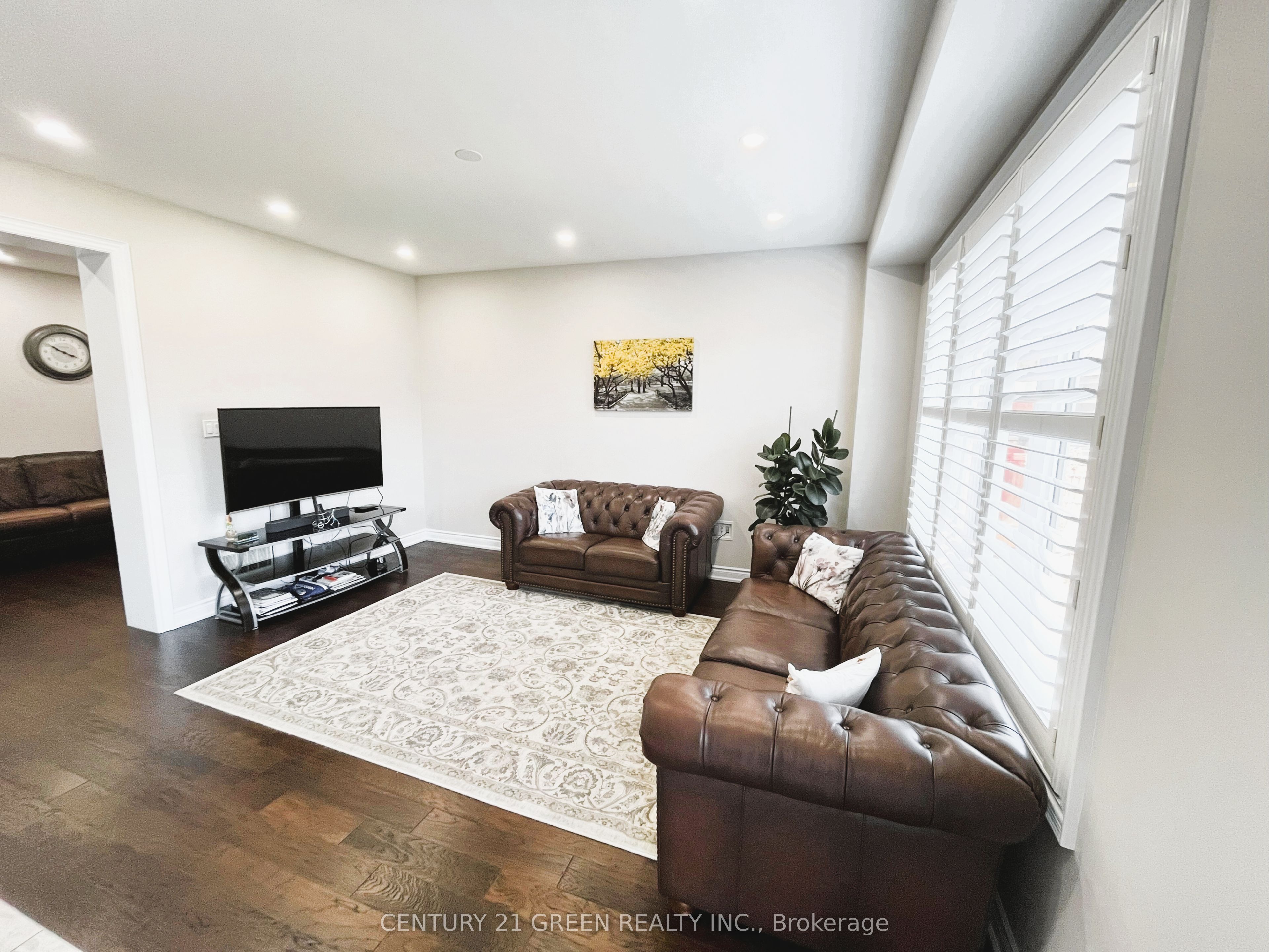 199 Windfields Farm Drive W