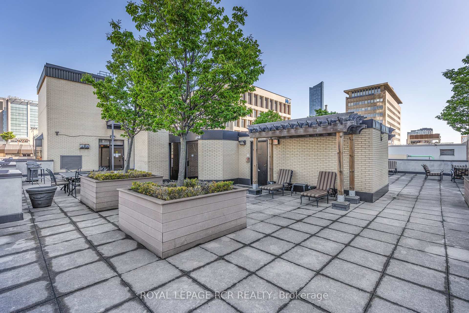 2 Bedrooms Condo at 195 St Patrick, Toronto For sale
