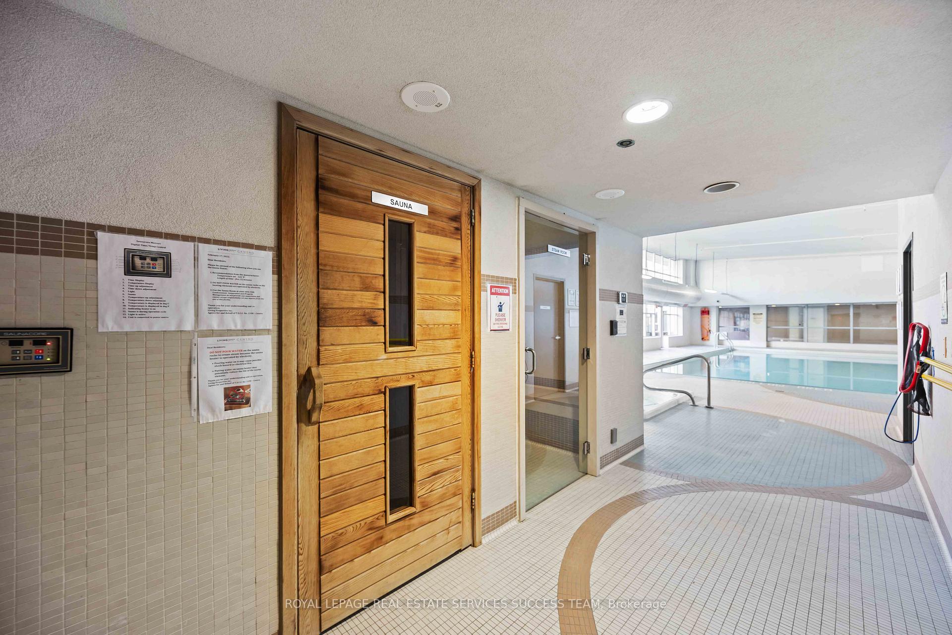 2 Bedrooms Condo at 25 Town Centre,  Toronto For sale