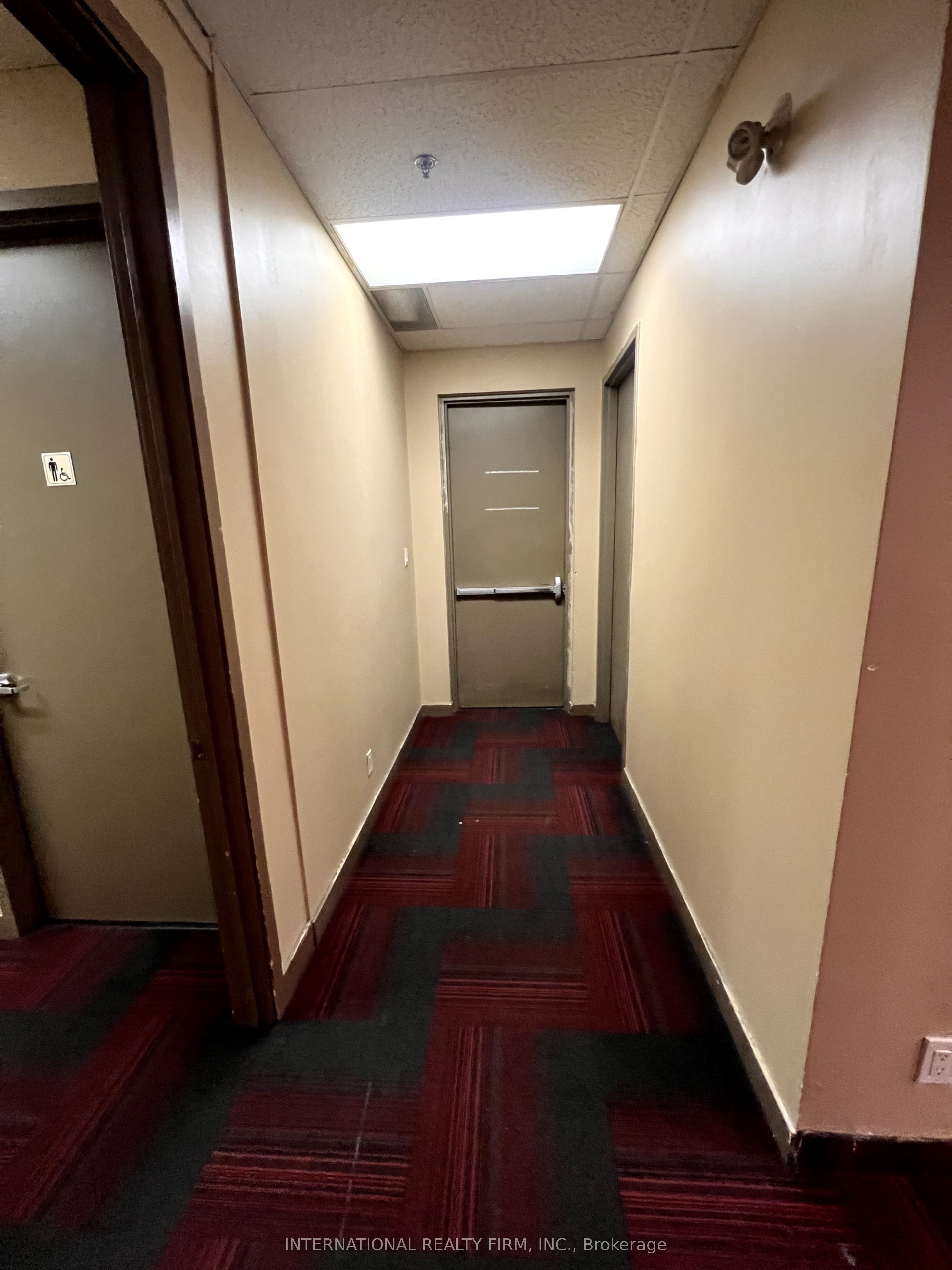 31 Conair Parkway, #1B