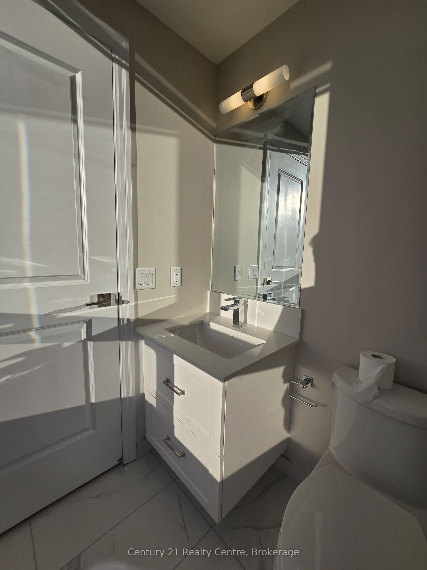 30 Elm Drive, #2002