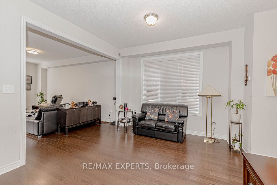 32 Ivor Crescent
