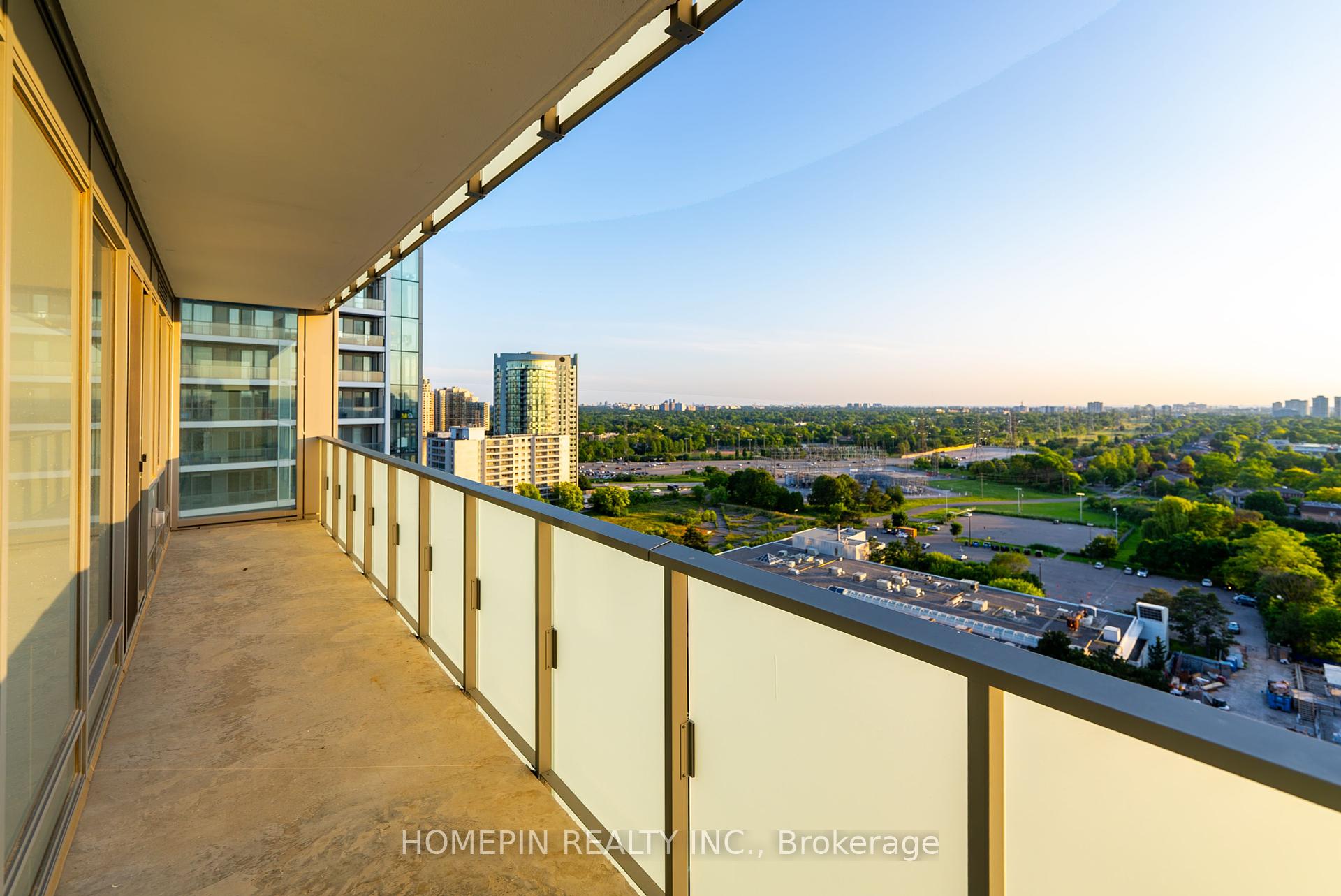 2 Bedrooms Condo at 7 Golden Lion, Toronto For sale