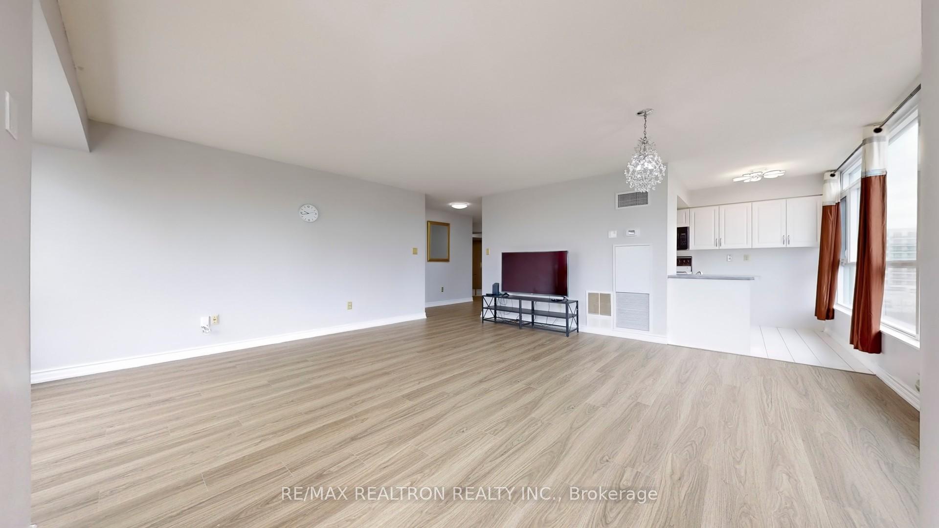 2 Bedrooms Condo at 3233 Eglinton,  Toronto For sale