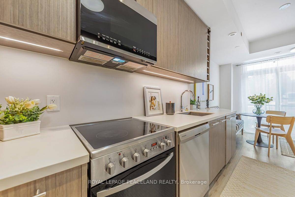3 Bedrooms Condo at 266 Finch, Toronto For sale
