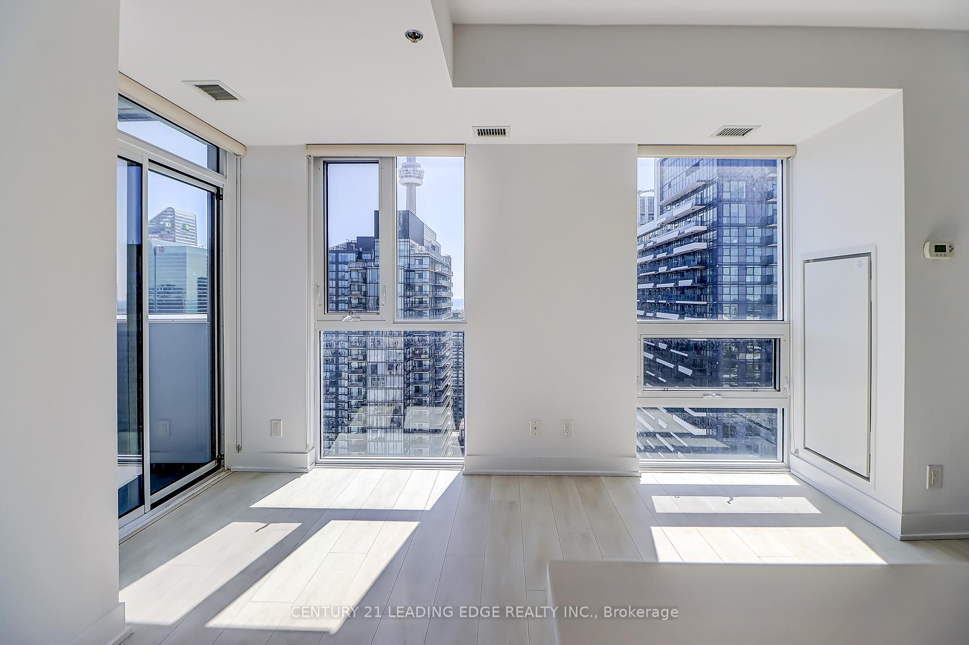 3 Bedrooms Condo at 318 Richmond,  Toronto For sale